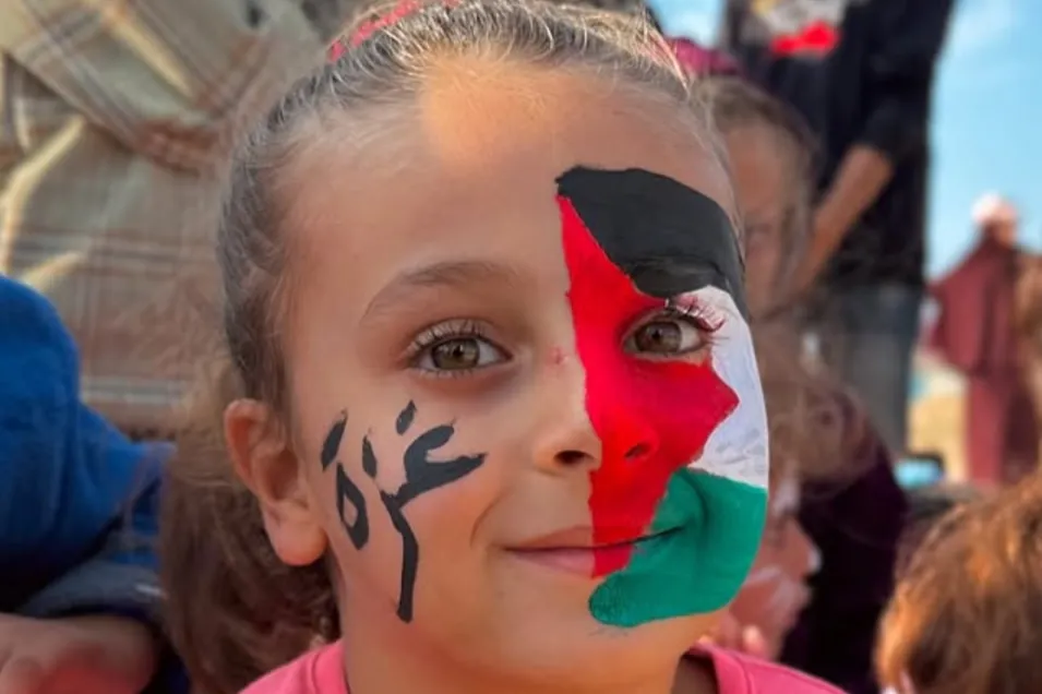 ارسم بسمة… تمنح حياة